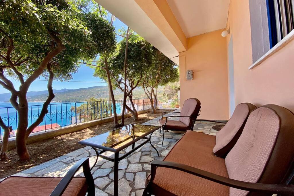 Πέτρινη Αυλή, Αρμενιστης Ικαρια Villa Armenistis  Buitenkant foto